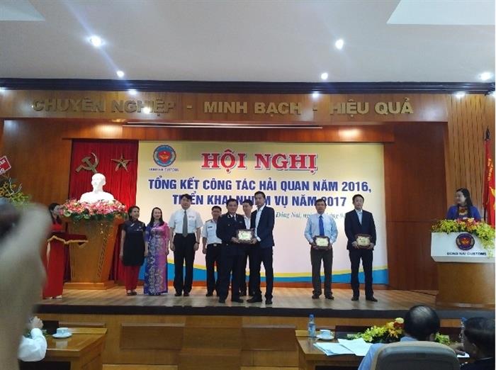 Công ty Thái Sơn vinh dự nhận kỷ niệm chương của Cục hải quan Đồng Nai
