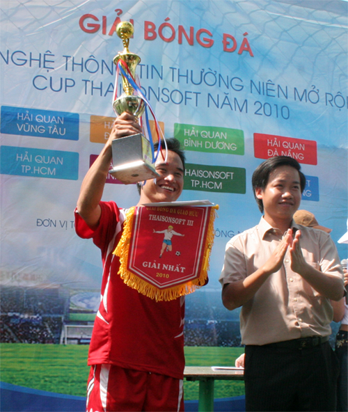Giải bóng đá giao hữu CNTT thường niên mở rộng Cup Thaisonsoft lần thứ 3