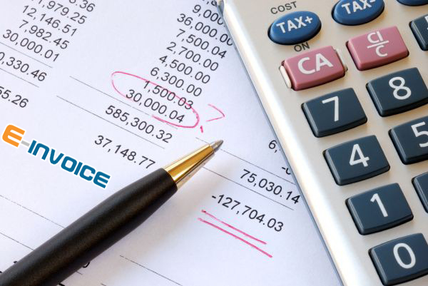 Hóa đơn điện tử có cần đóng dấu và cần ký hay không?